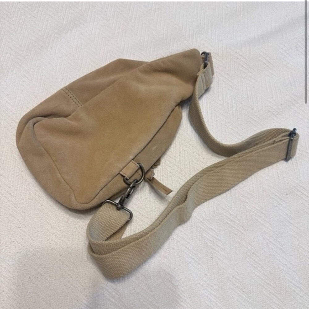 Free People Leather Hudson Sling Bag. - Picture 5 of 7